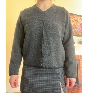 Vintage 90’s Eddie Bauer grey 100% lambswool v-neck sweater